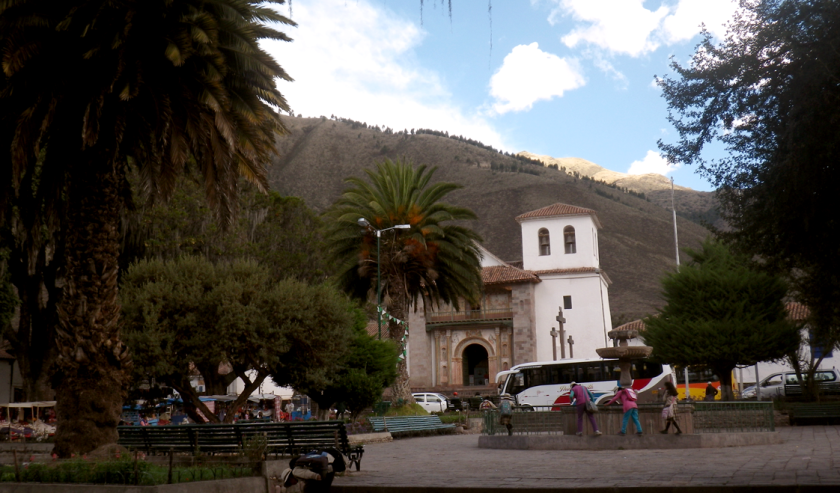 plaza e iglesia andahuaylillas